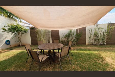 Casa de condomínio à venda com 264m², 5 quartos e 2 vagasQuintal