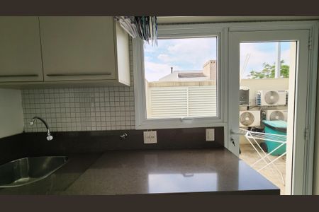 Casa de condomínio à venda com 264m², 5 quartos e 2 vagasLavanderia