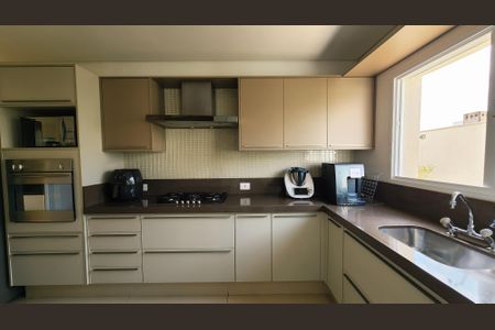 Casa de condomínio à venda com 264m², 5 quartos e 2 vagasCozinha