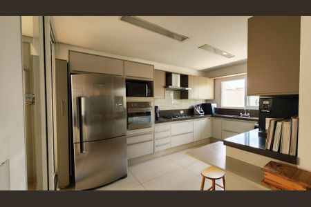 Casa de condomínio à venda com 264m², 5 quartos e 2 vagasCozinha