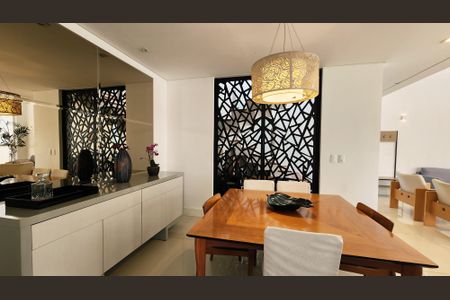 Casa de condomínio à venda com 264m², 5 quartos e 2 vagasSala