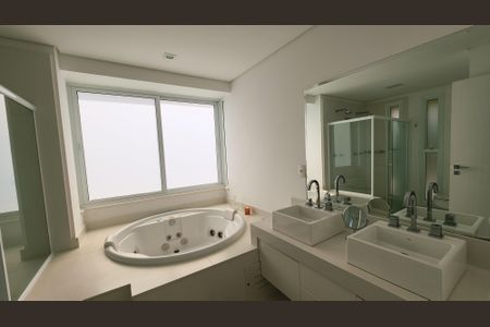 Casa de condomínio à venda com 264m², 5 quartos e 2 vagasBanheiro da Suíte 2