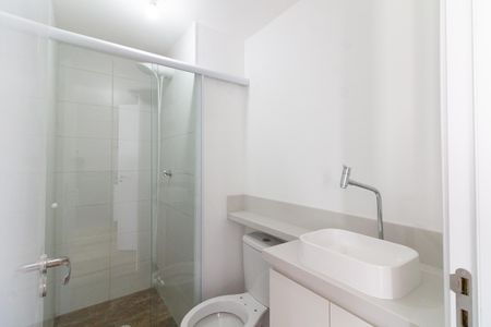 Banheiro de apartamento para alugar com 2 quartos, 35m² em Vila Gomes, São Paulo
