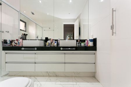 Apartamento para alugar com 156m², 3 quartos e 2 vagasBanheiro da Suíte