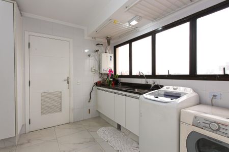 Apartamento para alugar com 156m², 3 quartos e 2 vagasÁrea de Serviço