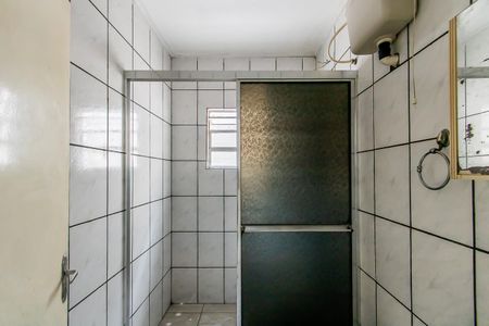 Banheiro Social de casa à venda com 1 quarto, 150m² em Vila Nhocuné, São Paulo
