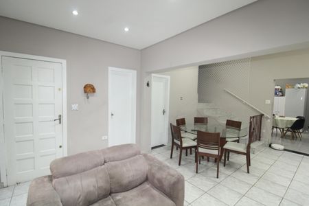 Casa para alugar com 140m², 3 quartos e 5 vagasSala