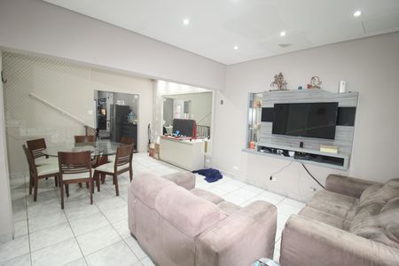 Casa para alugar com 140m², 3 quartos e 5 vagasSala