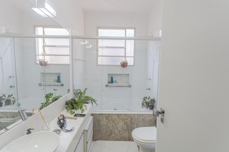 Apartamento à venda com 102m², 3 quartos e 1 vagaBanheiro Social