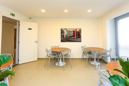 Studio para alugar com 26m², 1 quarto e sem vaga Studio para alugar com 26m², 1 quarto e sem vagaÁrea comum - Salão de festas