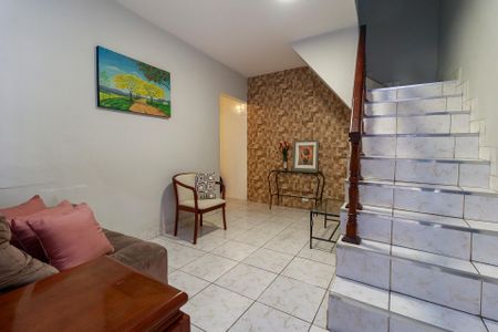 Casa à venda com 191m², 4 quartos e 4 vagas Casa à venda com 191m², 4 quartos e 4 vagasEdícula