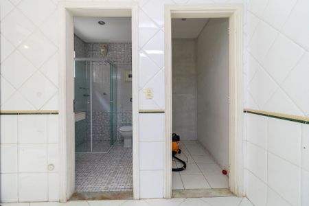 Casa à venda com 191m², 4 quartos e 4 vagas Casa à venda com 191m², 4 quartos e 4 vagasBanheiro 3