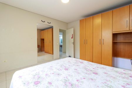 Casa à venda com 191m², 4 quartos e 4 vagas Casa à venda com 191m², 4 quartos e 4 vagasQuarto 4