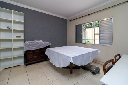 Casa à venda com 191m², 4 quartos e 4 vagas Casa à venda com 191m², 4 quartos e 4 vagasEscritório