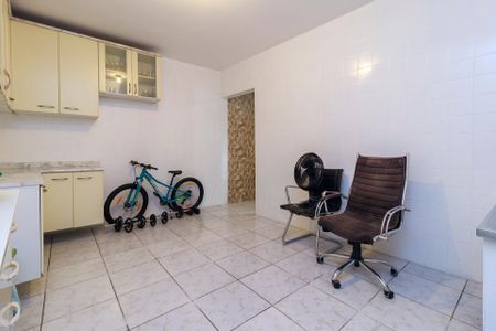 Casa à venda com 191m², 4 quartos e 4 vagas Casa à venda com 191m², 4 quartos e 4 vagasEdícula