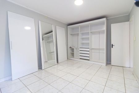 Casa à venda com 191m², 4 quartos e 4 vagas Casa à venda com 191m², 4 quartos e 4 vagasEdícula