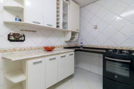 Casa à venda com 191m², 4 quartos e 4 vagas Casa à venda com 191m², 4 quartos e 4 vagasCozinha