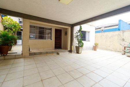 Casa à venda com 191m², 4 quartos e 4 vagas Casa à venda com 191m², 4 quartos e 4 vagasGaragem