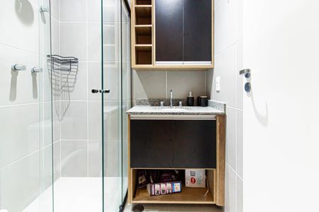 Banheiro de kitnet/studio para alugar com 1 quarto, 22m² em Barra Funda, São Paulo