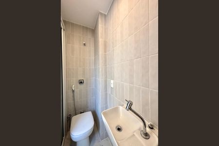 Apartamento para alugar com 125m², 3 quartos e 1 vagaÁrea de serviço - banheiro