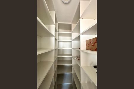 Apartamento para alugar com 125m², 3 quartos e 1 vagaÁrea de serviço - despensa