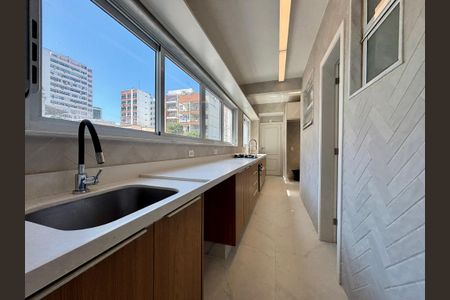 Apartamento para alugar com 125m², 3 quartos e 1 vagaÁrea de serviço