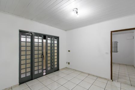 Casa à venda com 125m², 4 quartos e 2 vagasSala