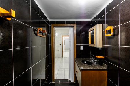 Casa à venda com 125m², 4 quartos e 2 vagasBanheiro