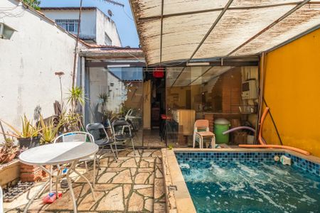 Casa para alugar com 180m², 3 quartos e 2 vagasÁrea comum - Piscina