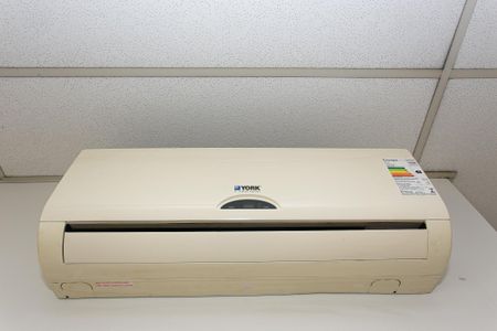 Casa à venda com 303m², 3 quartos e 4 vagas Casa à venda com 303m², 3 quartos e 4 vagasSala 2 - Ar Condicionado