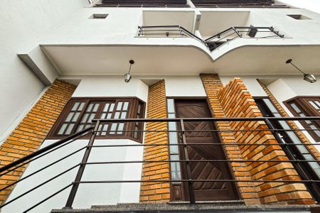 Casa à venda com 303m², 3 quartos e 4 vagas Casa à venda com 303m², 3 quartos e 4 vagasFachada