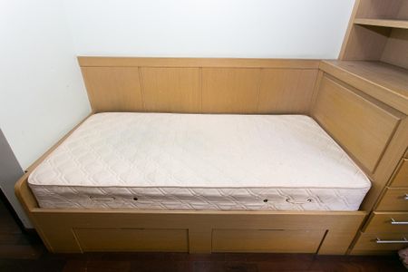 Casa à venda com 303m², 3 quartos e 4 vagas Casa à venda com 303m², 3 quartos e 4 vagasSuíte 2