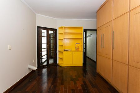 Casa à venda com 303m², 3 quartos e 4 vagas Casa à venda com 303m², 3 quartos e 4 vagasSuíte 3