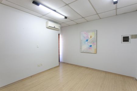 Sala 2 de casa à venda com 3 quartos, 303m² em Chácara Seis de Outubro, São Paulo