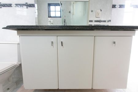 Casa à venda com 303m², 3 quartos e 4 vagas Casa à venda com 303m², 3 quartos e 4 vagasBanheiro da Suíte 1