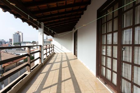 Casa à venda com 303m², 3 quartos e 4 vagas Casa à venda com 303m², 3 quartos e 4 vagasÁrea comum