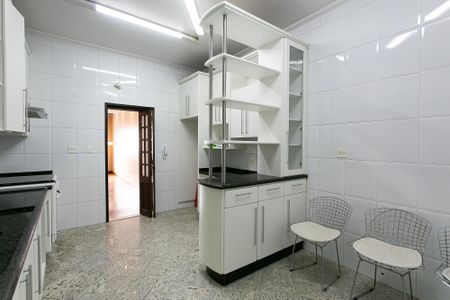 Casa à venda com 303m², 3 quartos e 4 vagas Casa à venda com 303m², 3 quartos e 4 vagasCozinha