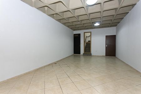 Casa à venda com 303m², 3 quartos e 4 vagas Casa à venda com 303m², 3 quartos e 4 vagasGaragem