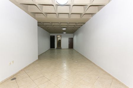 Casa à venda com 303m², 3 quartos e 4 vagas Casa à venda com 303m², 3 quartos e 4 vagasGaragem