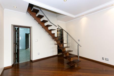 Casa à venda com 303m², 3 quartos e 4 vagas Casa à venda com 303m², 3 quartos e 4 vagasSala 1