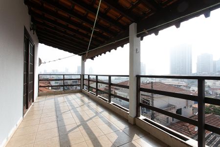 Casa à venda com 303m², 3 quartos e 4 vagas Casa à venda com 303m², 3 quartos e 4 vagasÁrea comum