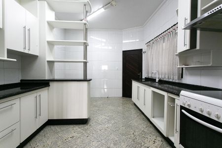 Casa à venda com 303m², 3 quartos e 4 vagas Casa à venda com 303m², 3 quartos e 4 vagasCozinha