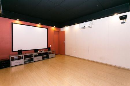 Casa à venda com 303m², 3 quartos e 4 vagas Casa à venda com 303m², 3 quartos e 4 vagasÁrea comum