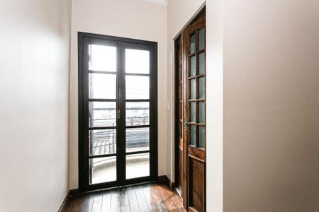 Casa à venda com 303m², 3 quartos e 4 vagas Casa à venda com 303m², 3 quartos e 4 vagasSuíte 1