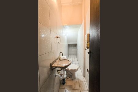 Casa à venda com 303m², 3 quartos e 4 vagas Casa à venda com 303m², 3 quartos e 4 vagasLavabo da Garagem