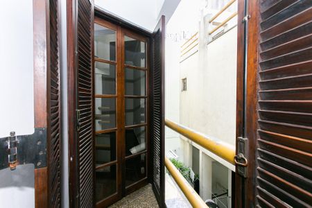 Casa à venda com 303m², 3 quartos e 4 vagas Casa à venda com 303m², 3 quartos e 4 vagasVaranda das Suíte 1 e 2