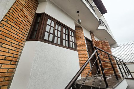 Casa à venda com 303m², 3 quartos e 4 vagas Casa à venda com 303m², 3 quartos e 4 vagasFachada