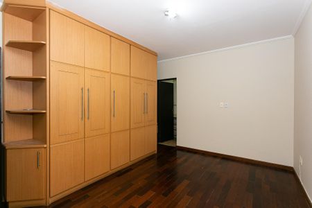 Casa à venda com 303m², 3 quartos e 4 vagas Casa à venda com 303m², 3 quartos e 4 vagasSuíte 3