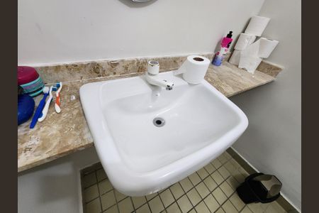 Apartamento para alugar com 83m², 2 quartos e 1 vaga Apartamento para alugar com 83m², 2 quartos e 1 vagaBanheiro