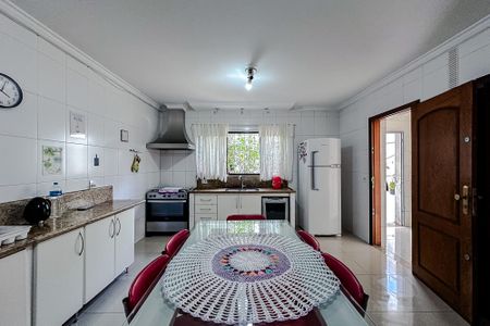 Apartamento à venda com 238m², 6 quartos e 4 vagasCozinha